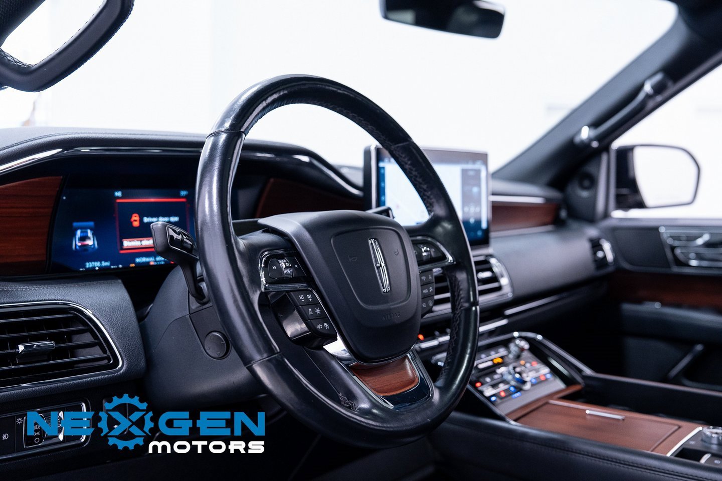 Used 2022 Lincoln Navigator Reserve image 22