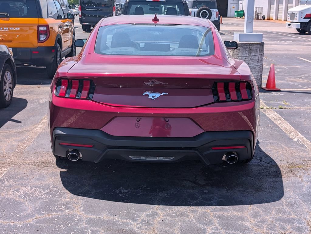 Used 2025 Ford Mustang Coupe RWD image 6