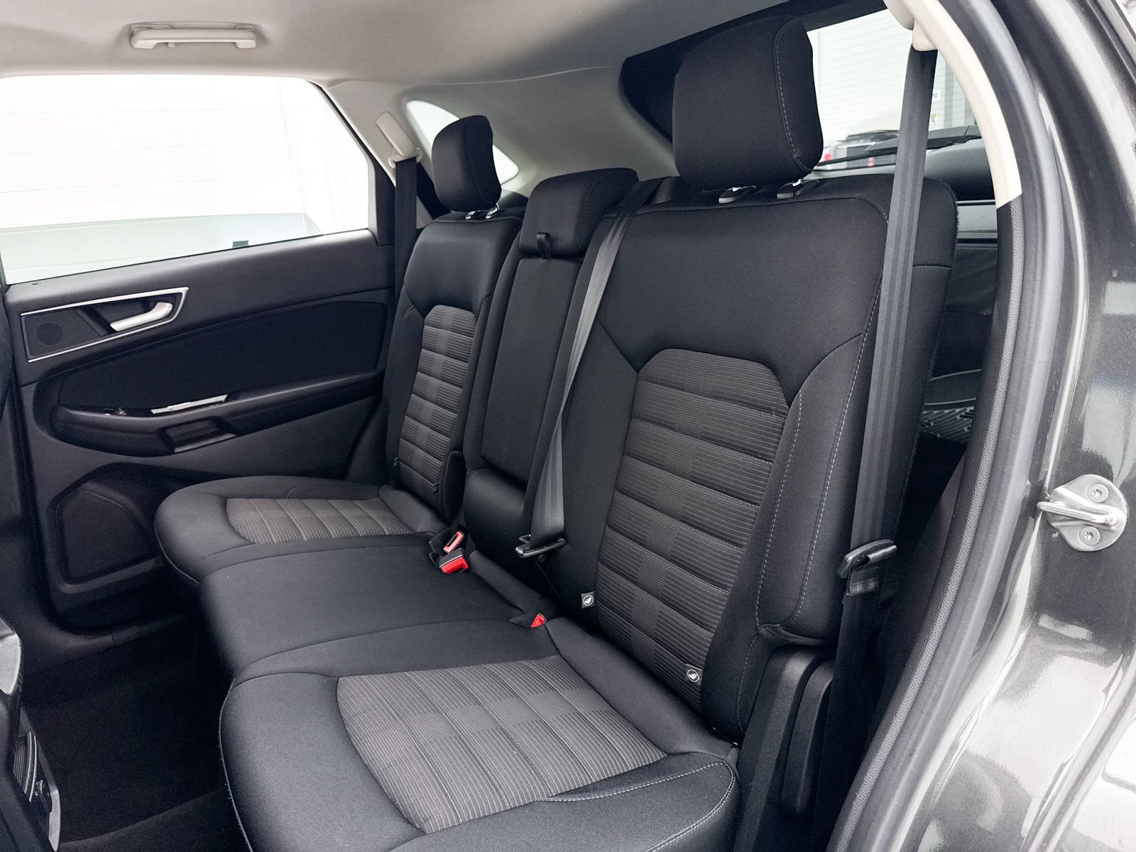 Used 2018 Ford Edge SEL AWD/4WD image 21