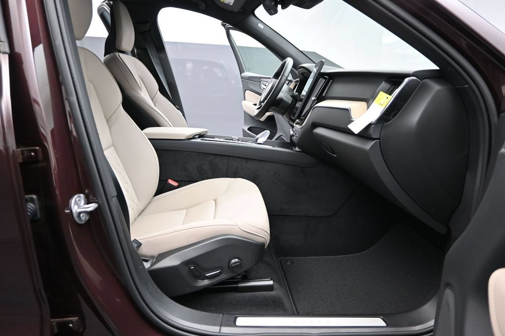 New 2026 Volvo XC60 T8 Plus w/ Climate Package AWD/4WD image 17