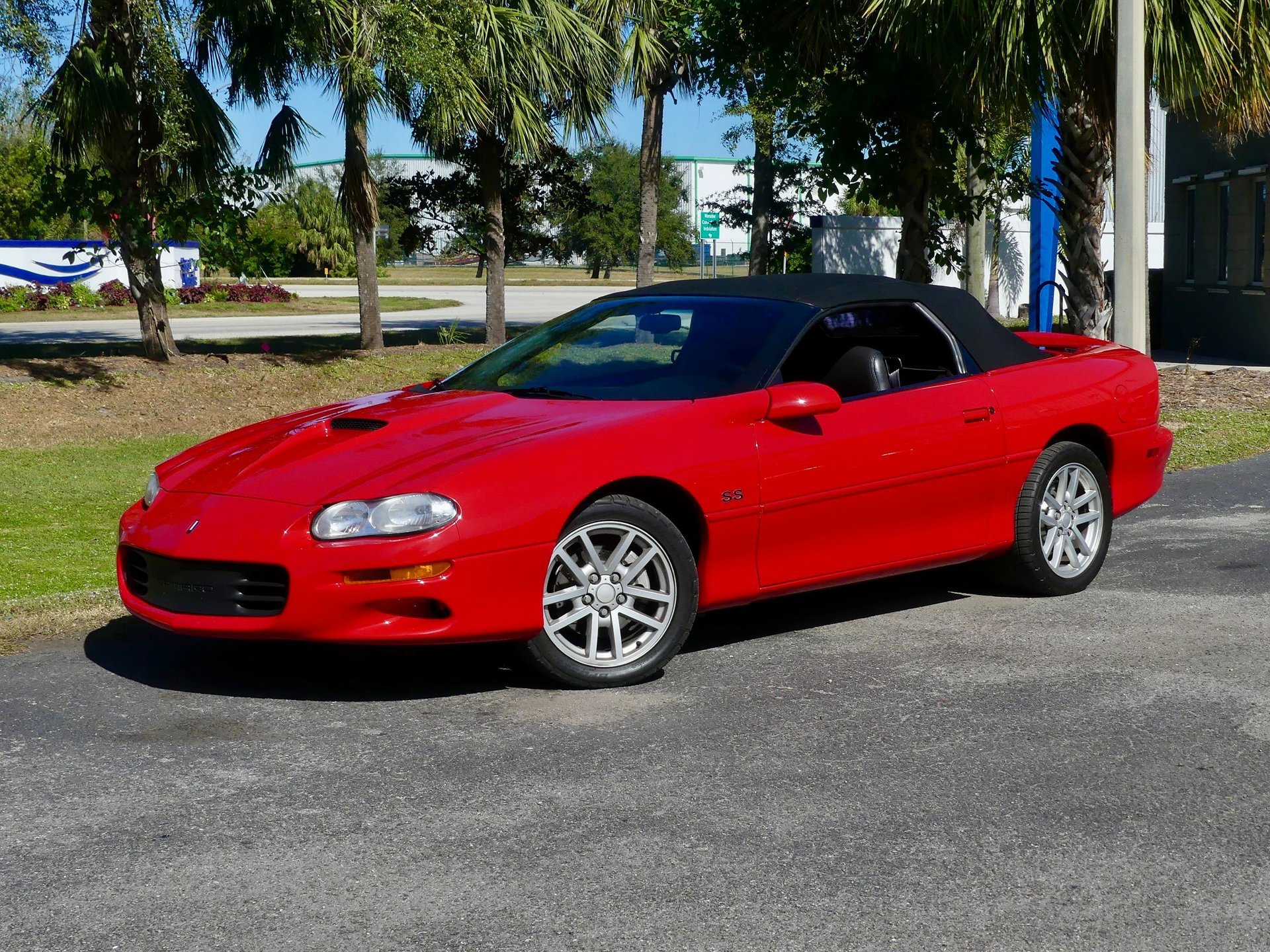 Used 2000 Chevrolet Camaro Z28 w/ SS Performance/Appearance Pkg image 3