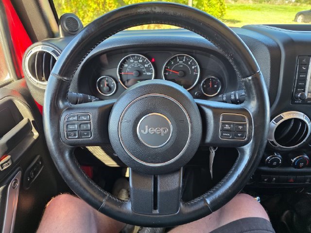 Used 2013 Jeep Wrangler Unlimited Rubicon w/ Dual Top Group AWD/4WD image 24