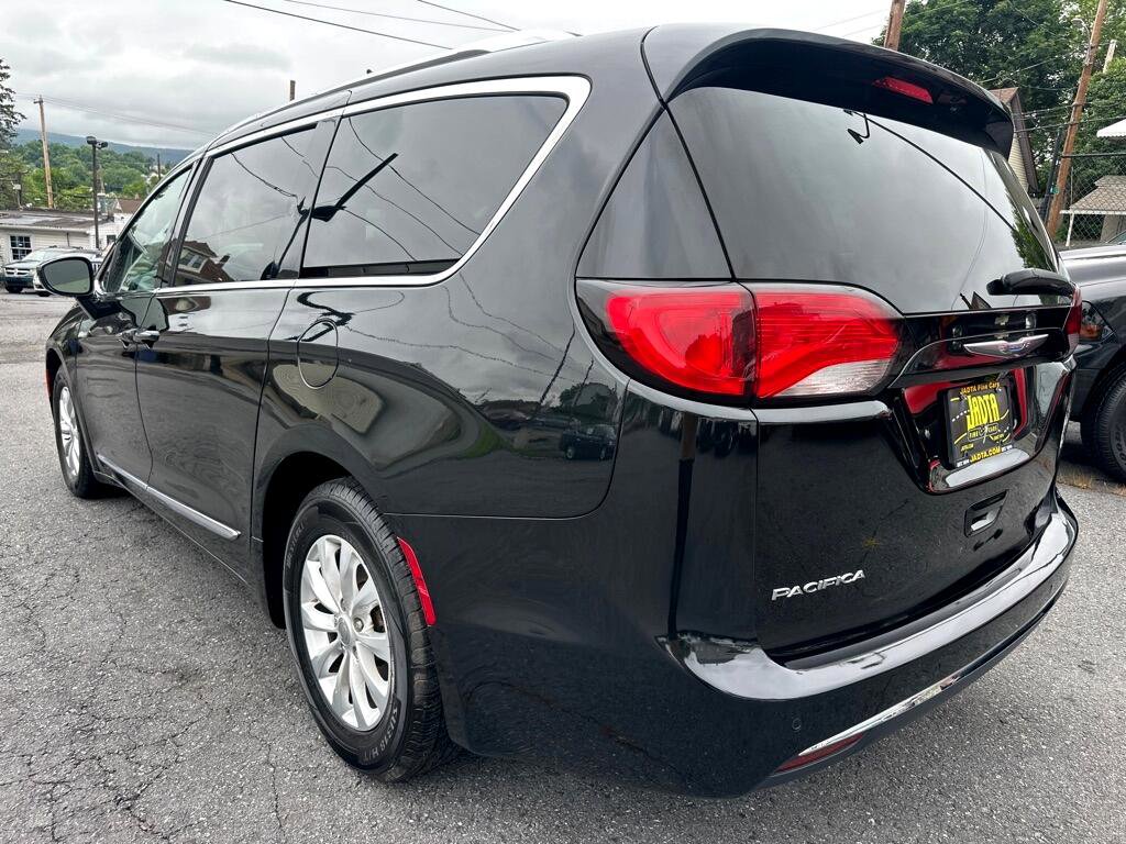Used 2018 Chrysler Pacifica Touring-L Plus image 5