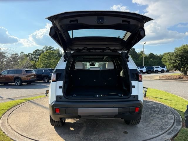 New 2026 Jeep Cherokee Overland w/ Advanced Pro Tech Group AWD/4WD image 29