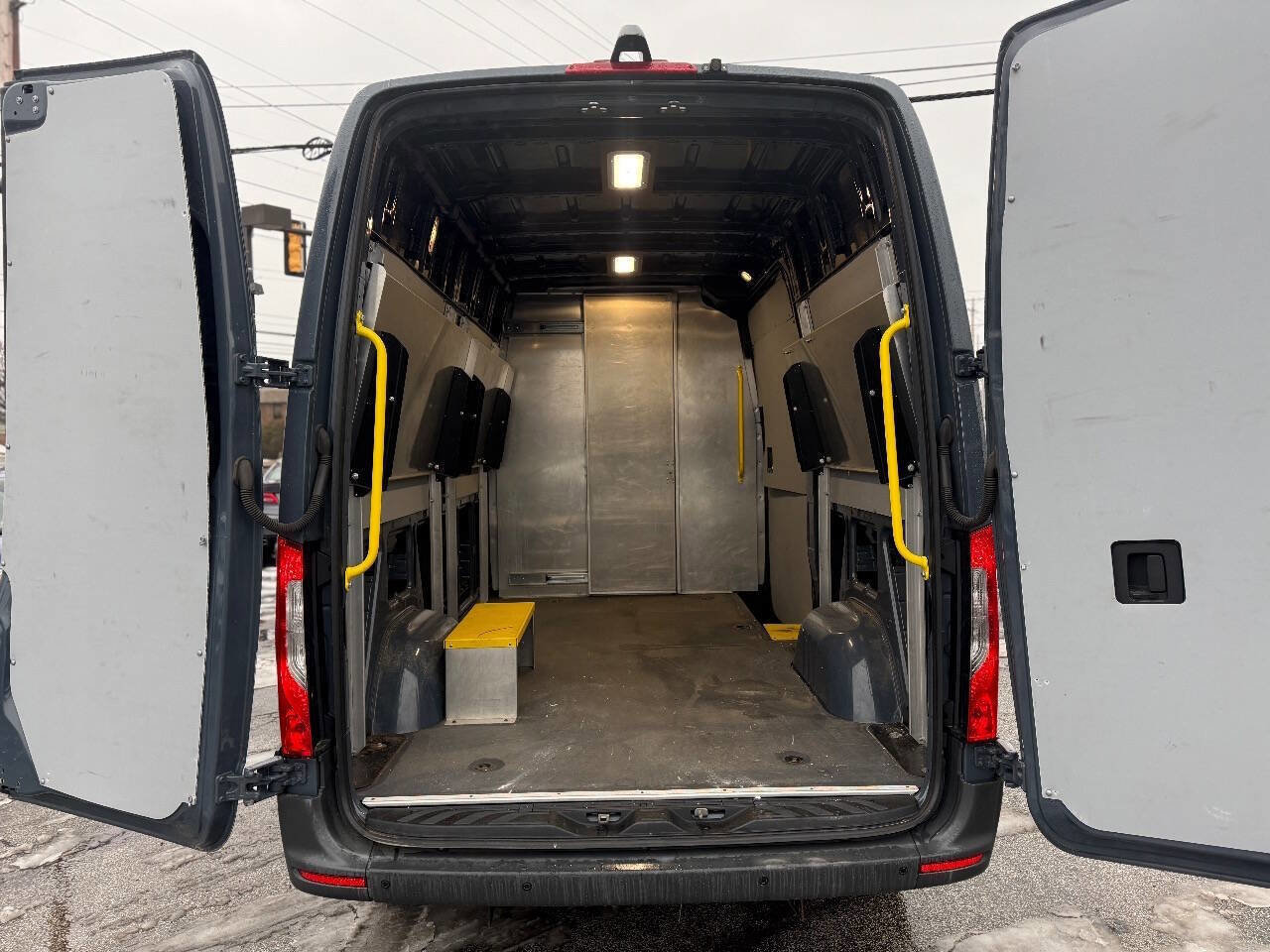 Used 2019 Mercedes-Benz Sprinter 144 image 6