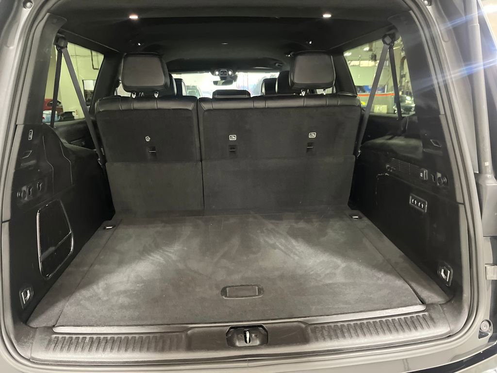 Used 2024 Jeep Wagoneer L Series II w/ Flexible Seating Group image 8