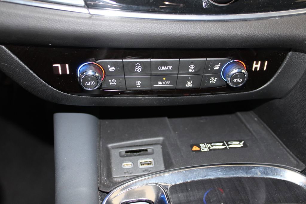 Used 2024 Buick Enclave Premium image 46