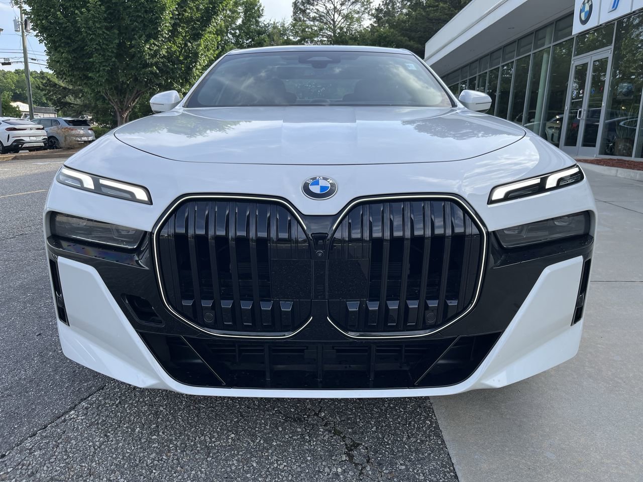 Used 2025 BMW 740i w/ Premium Package RWD image 10