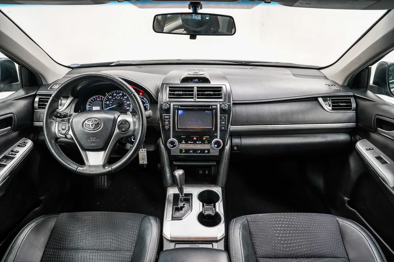 Used 2012 Toyota Camry SE FWD image 12