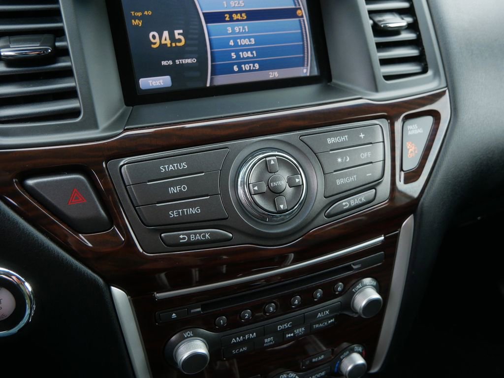 Used 2014 Nissan Pathfinder SL AWD/4WD image 31
