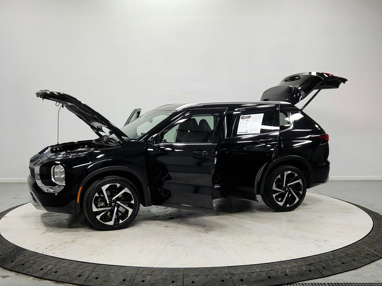 Used 2024 Mitsubishi Outlander SEL image 12