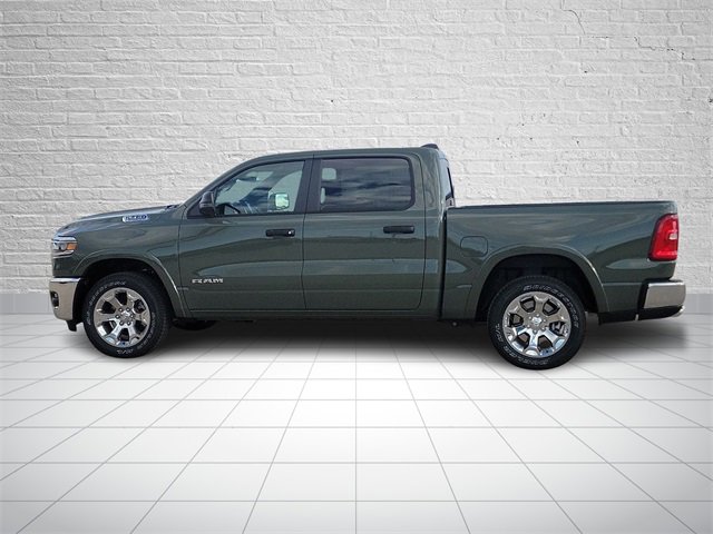 New 2026 RAM 1500 4x4 Crew Cab image 2