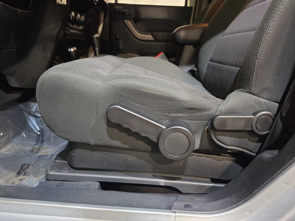 Used 2012 Jeep Wrangler Sport AWD/4WD image 14