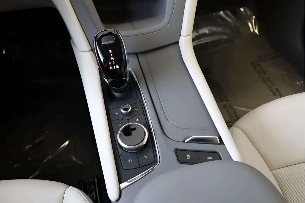 Used 2025 Cadillac XT5 Premium Luxury w/ Technology Package FWD image 22