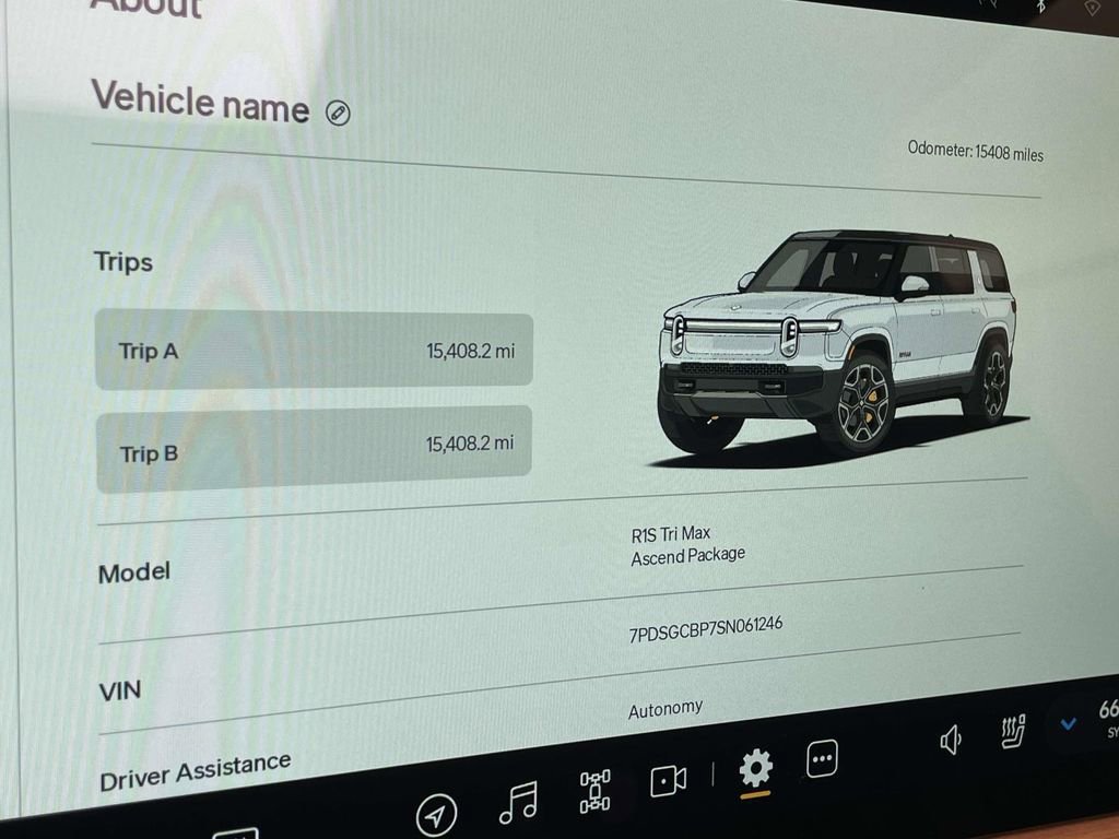 Used 2025 Rivian R1S Premium AWD/4WD image 44