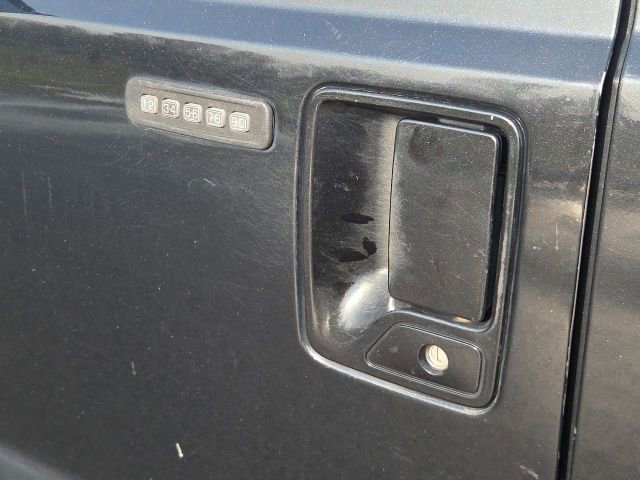 Used 2011 Ford F350 Lariat w/ Lariat Interior Pkg image 17