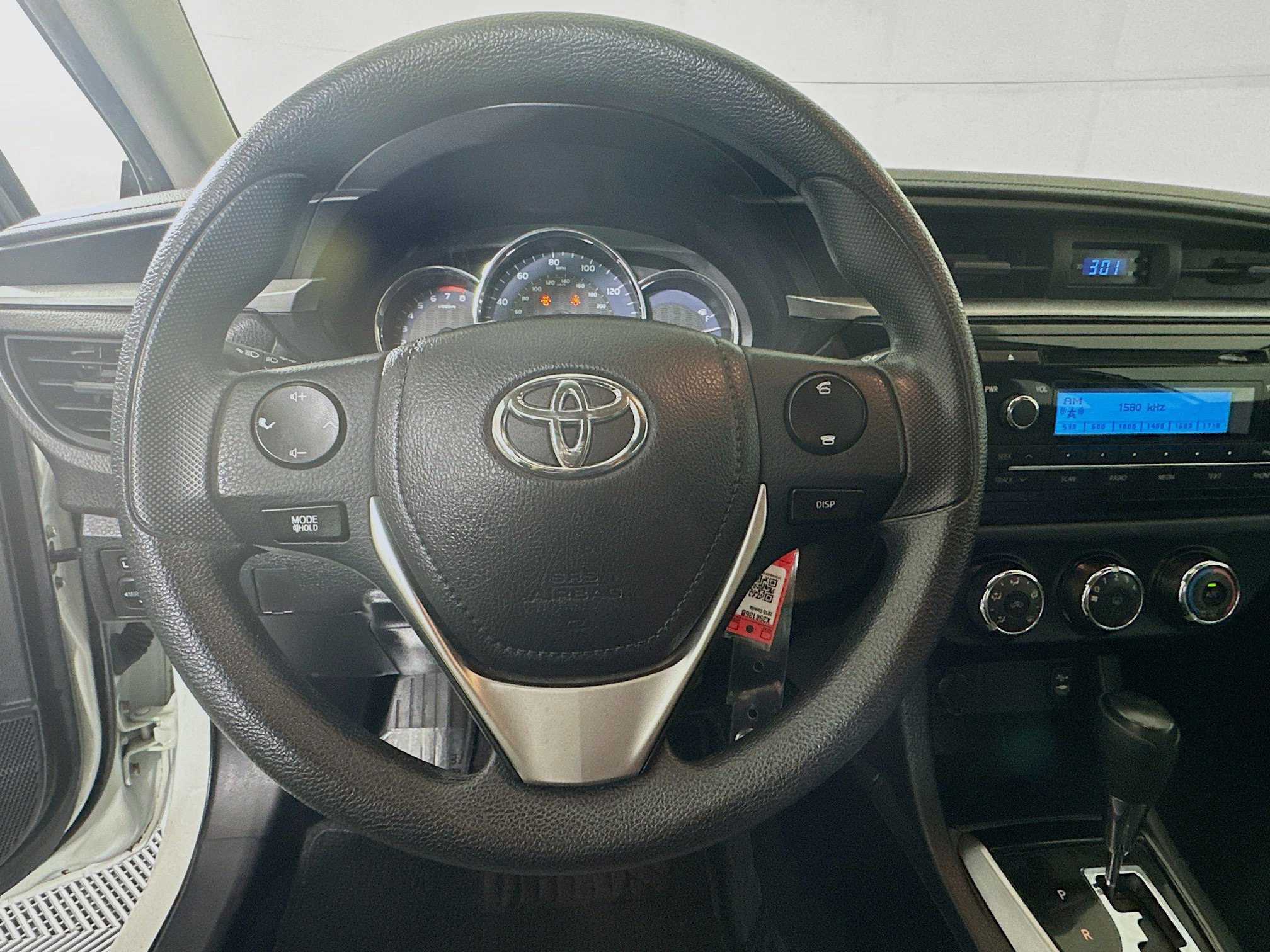 Used 2015 Toyota Corolla L FWD image 15