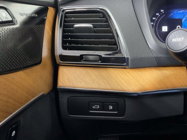 Certified 2024 Volvo XC90 T8 Plus w/ Protection Package Premier AWD/4WD image 22