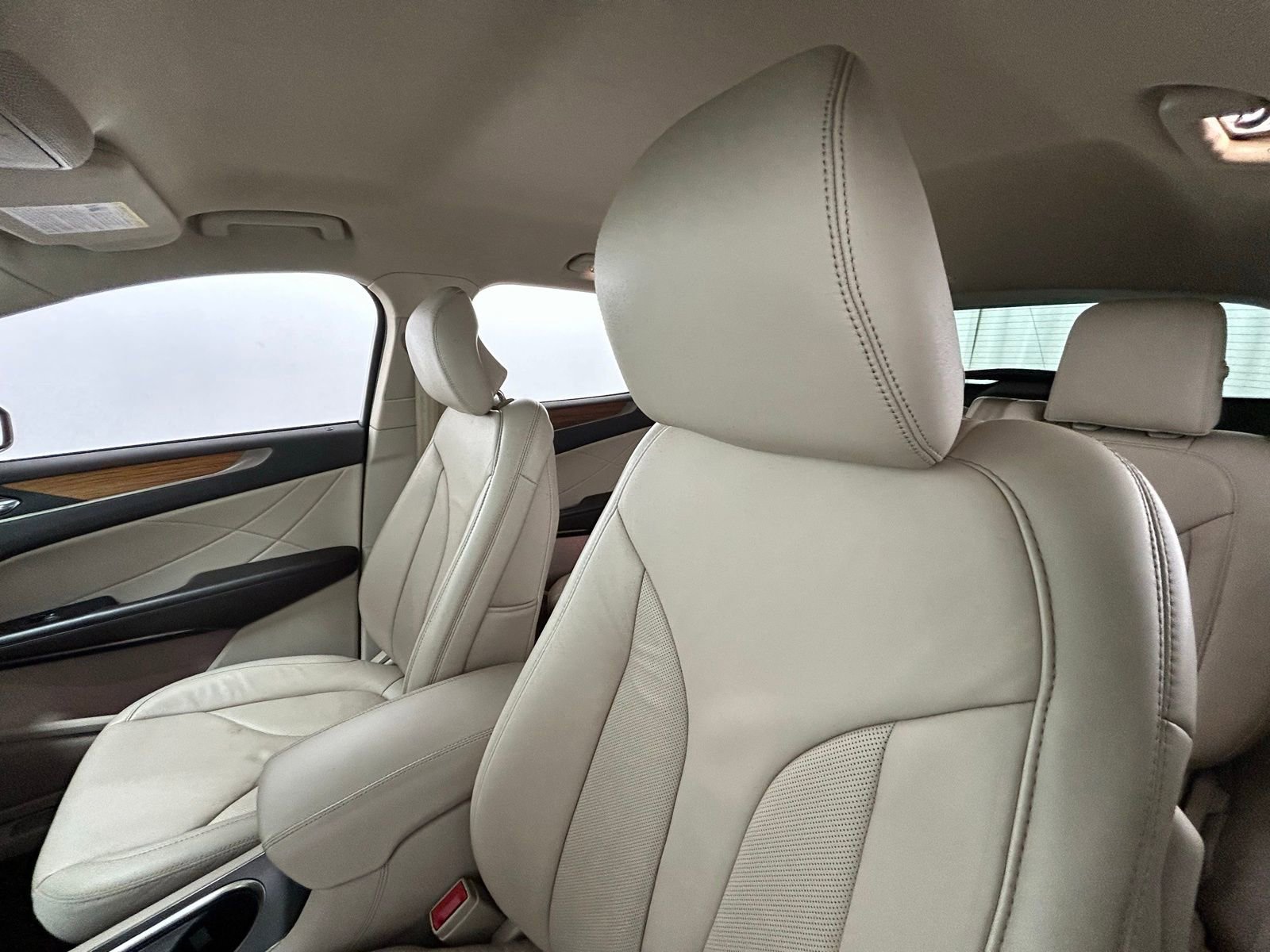 Used 2018 Lincoln MKC Select w/ Select Plus Package image 27