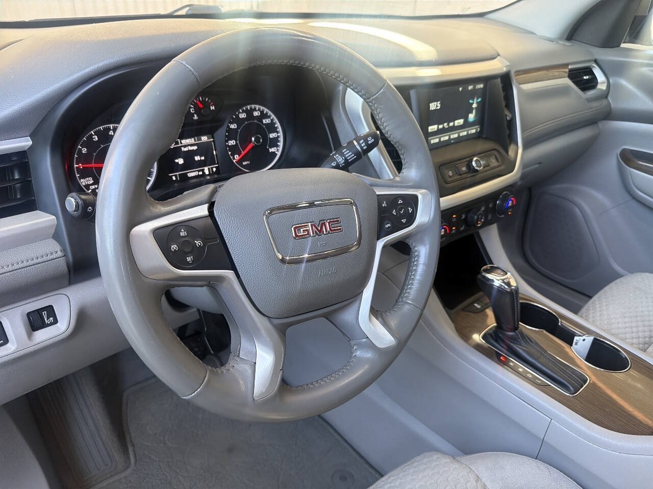 Used 2018 GMC Acadia SLE w/ LPO, Cargo Package FWD image 13