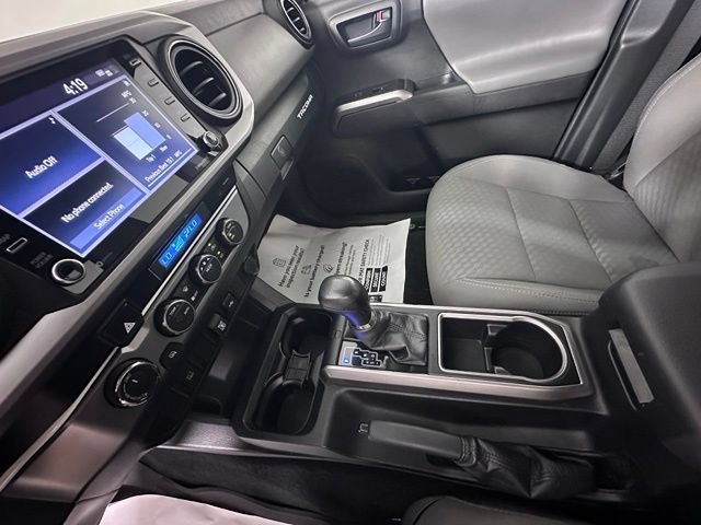 Used 2021 Toyota Tacoma SR5 AWD/4WD image 28