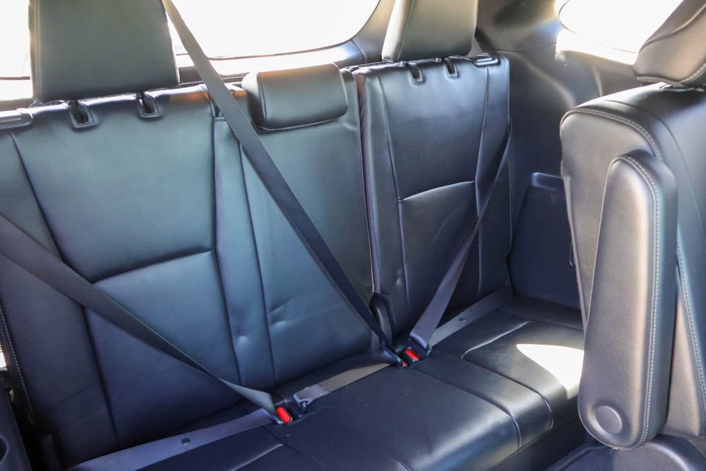Used 2024 Toyota Highlander XSE FWD image 12
