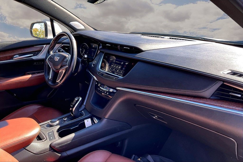Certified 2022 Cadillac XT5 Premium Luxury FWD image 25