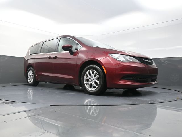 Used 2022 Chrysler Voyager LX FWD image 40