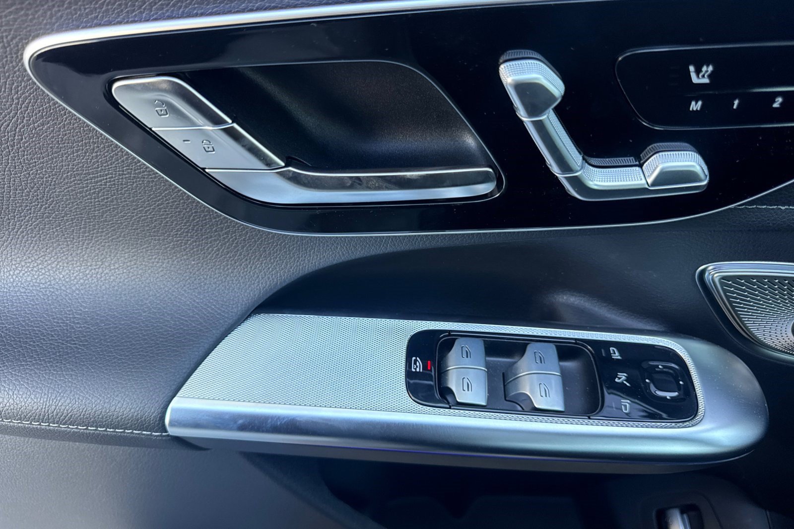 New 2027 Mercedes-Benz EQE 320 4MATIC SUV image 13