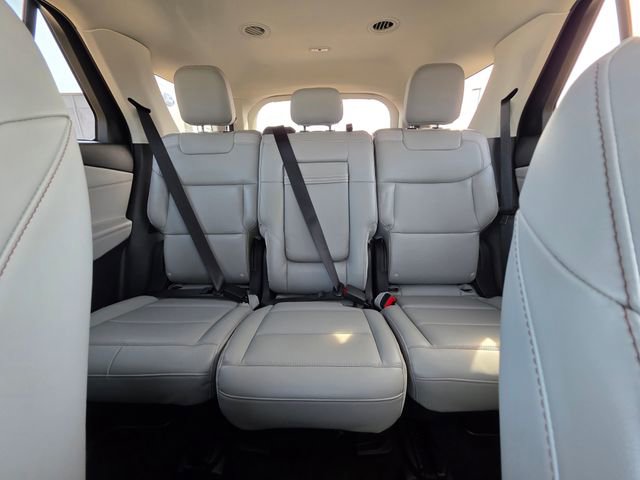 Used 2025 Ford Explorer Active w/ Active Comfort Package image 33
