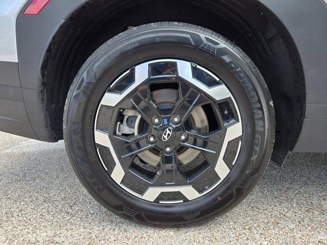 Used 2025 Hyundai Santa Fe SEL FWD image 32
