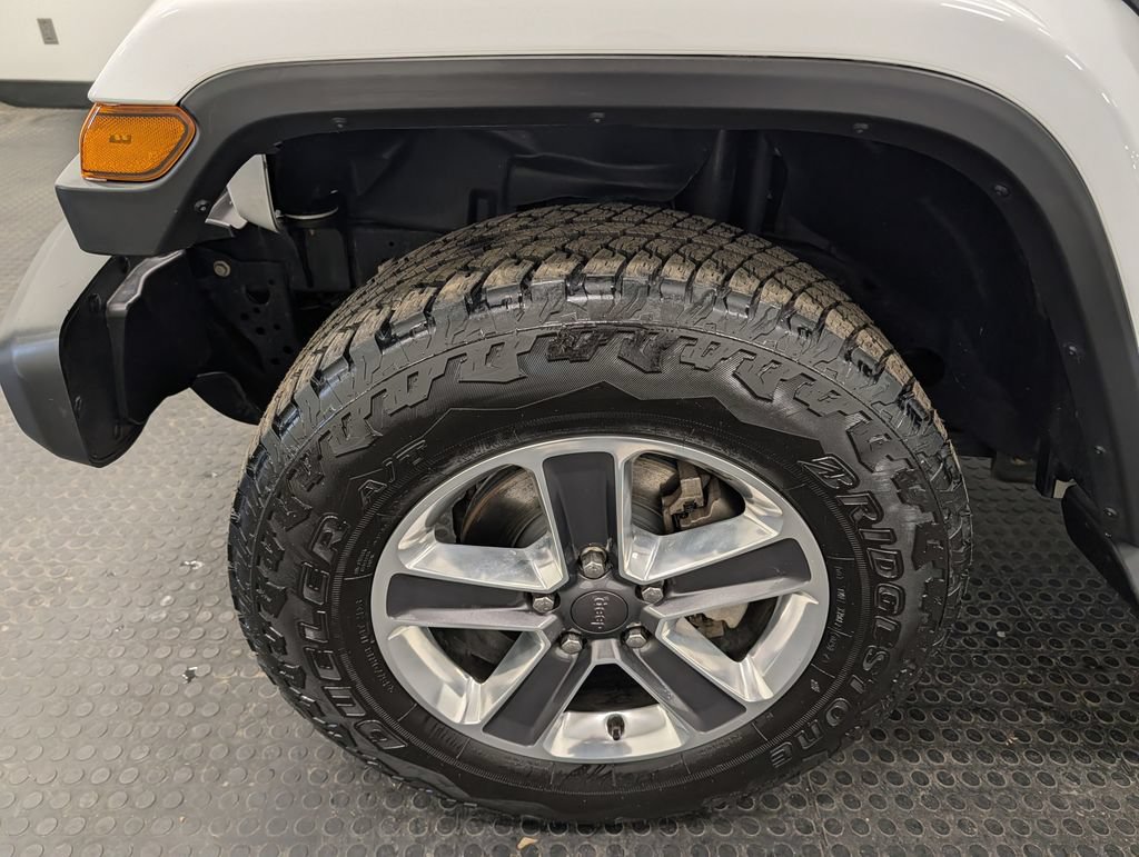 Used 2021 Jeep Wrangler Unlimited Sahara AWD/4WD image 8