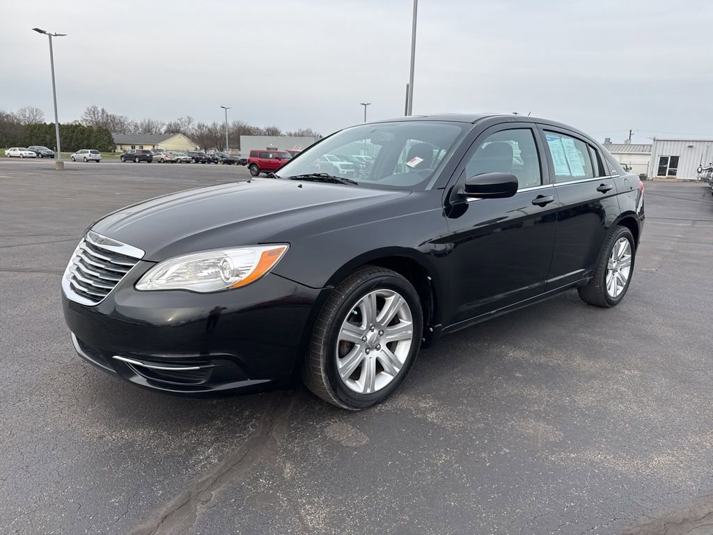 Used 2013 Chrysler 200 Touring w/ Cold Weather Group image 4
