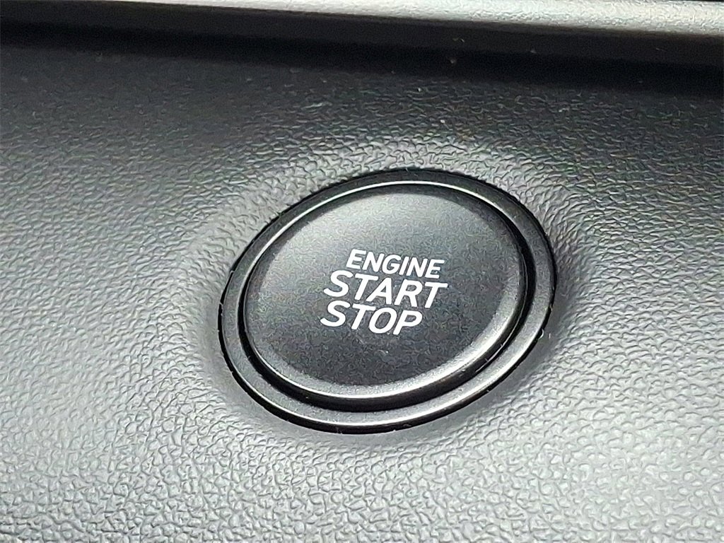 Used 2025 Hyundai Elantra Sport image 23