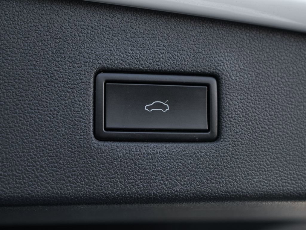 Used 2019 Volkswagen Tiguan SEL image 36