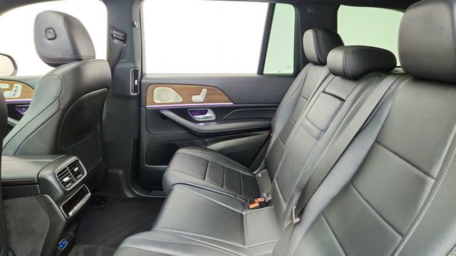 Used 2025 Mercedes-Benz GLS 450 4MATIC image 33