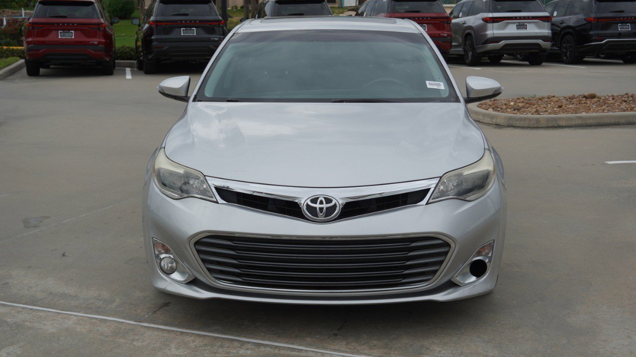 Used 2013 Toyota Avalon Limited image 2