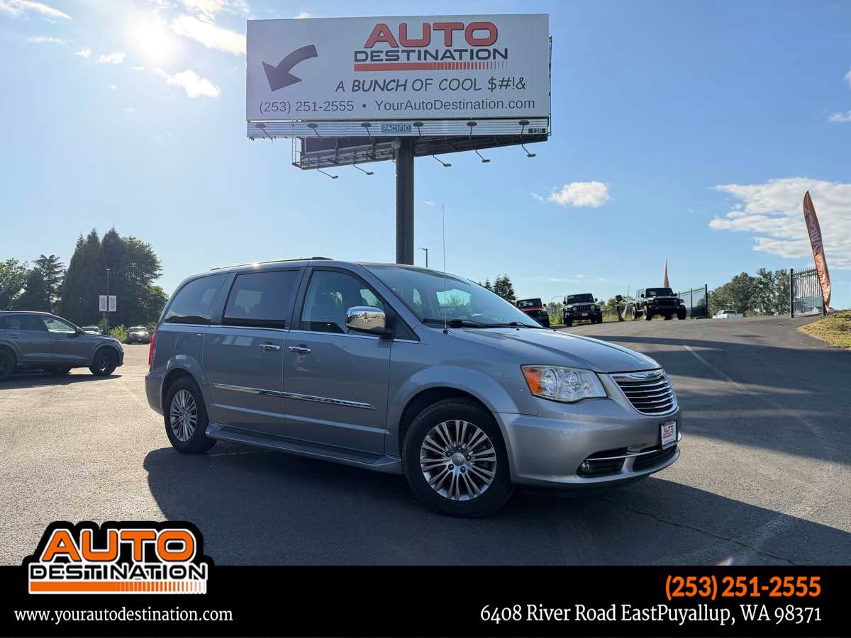 Used 2014 Chrysler Town & Country Touring-L w/ Driver Convenience Group FWD image 1