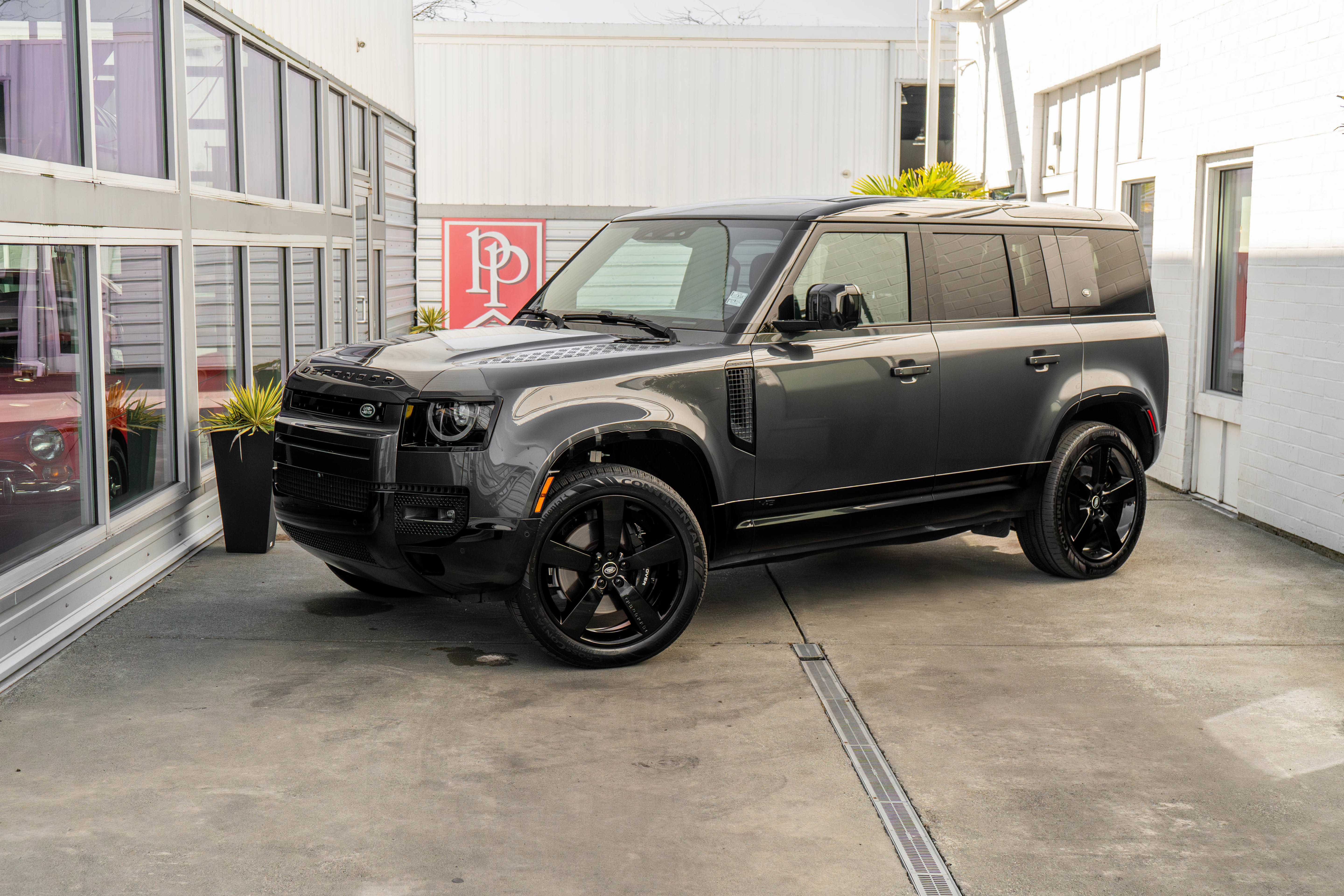 Used 2023 Land Rover Defender 110 Carpathian Edition image 2