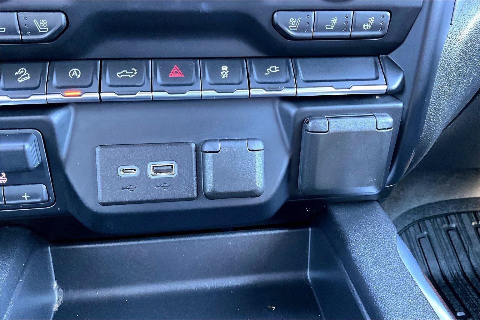 Used 2019 GMC Sierra 1500 SLT w/ SLT Premium Package AWD/4WD image 32