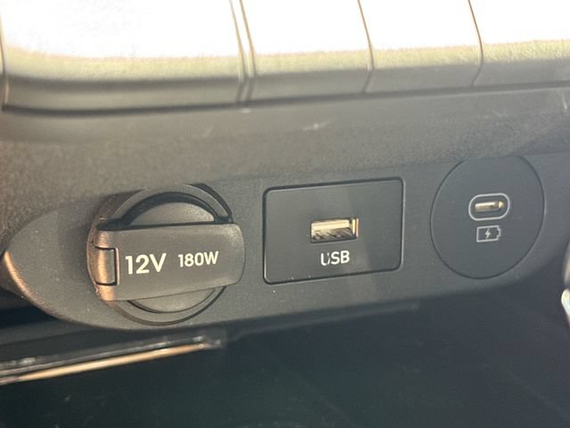 Used 2025 Hyundai Elantra Sport FWD image 29