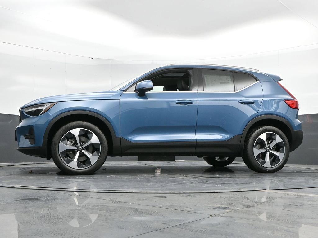 New 2025 Volvo XC40 B5 Core w/ Climate Package image 44