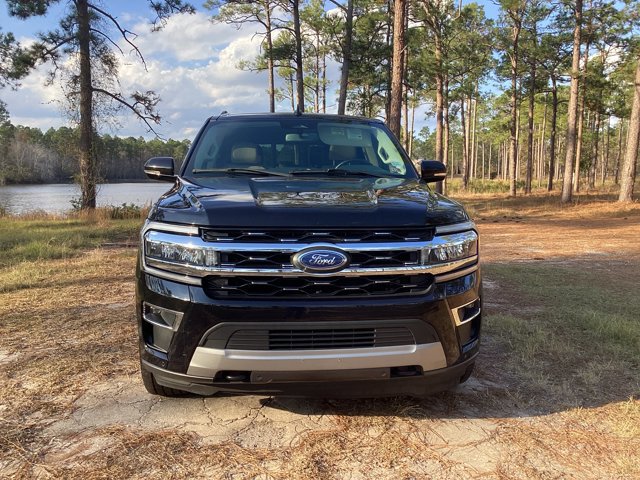 Used 2023 Ford Expedition Limited image 8