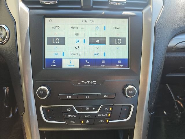 Used 2020 Ford Fusion SE FWD image 23
