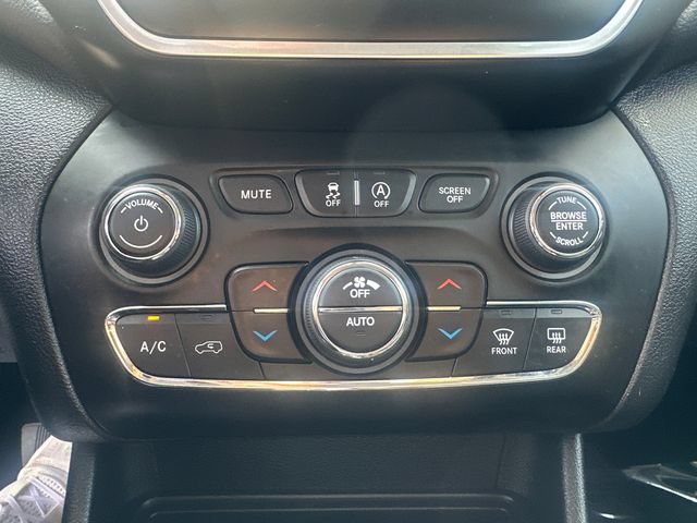Used 2022 Jeep Cherokee Latitude Lux w/ Sun & Sound Group AWD/4WD image 35