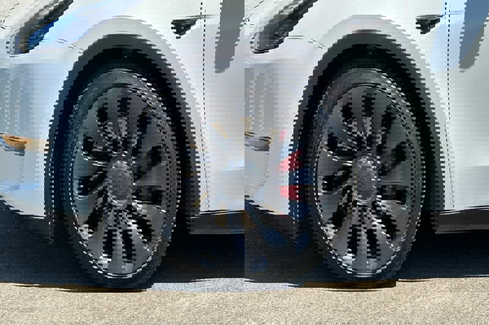 Used 2022 Tesla Model Y Performance image 29