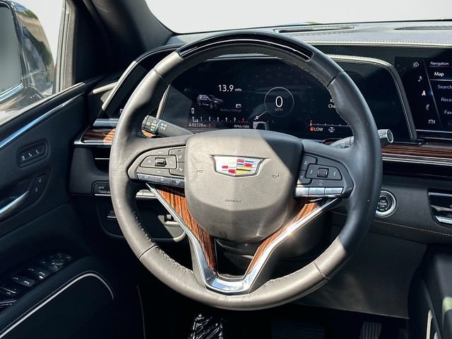 Used 2023 Cadillac Escalade Premium Luxury AWD/4WD image 6