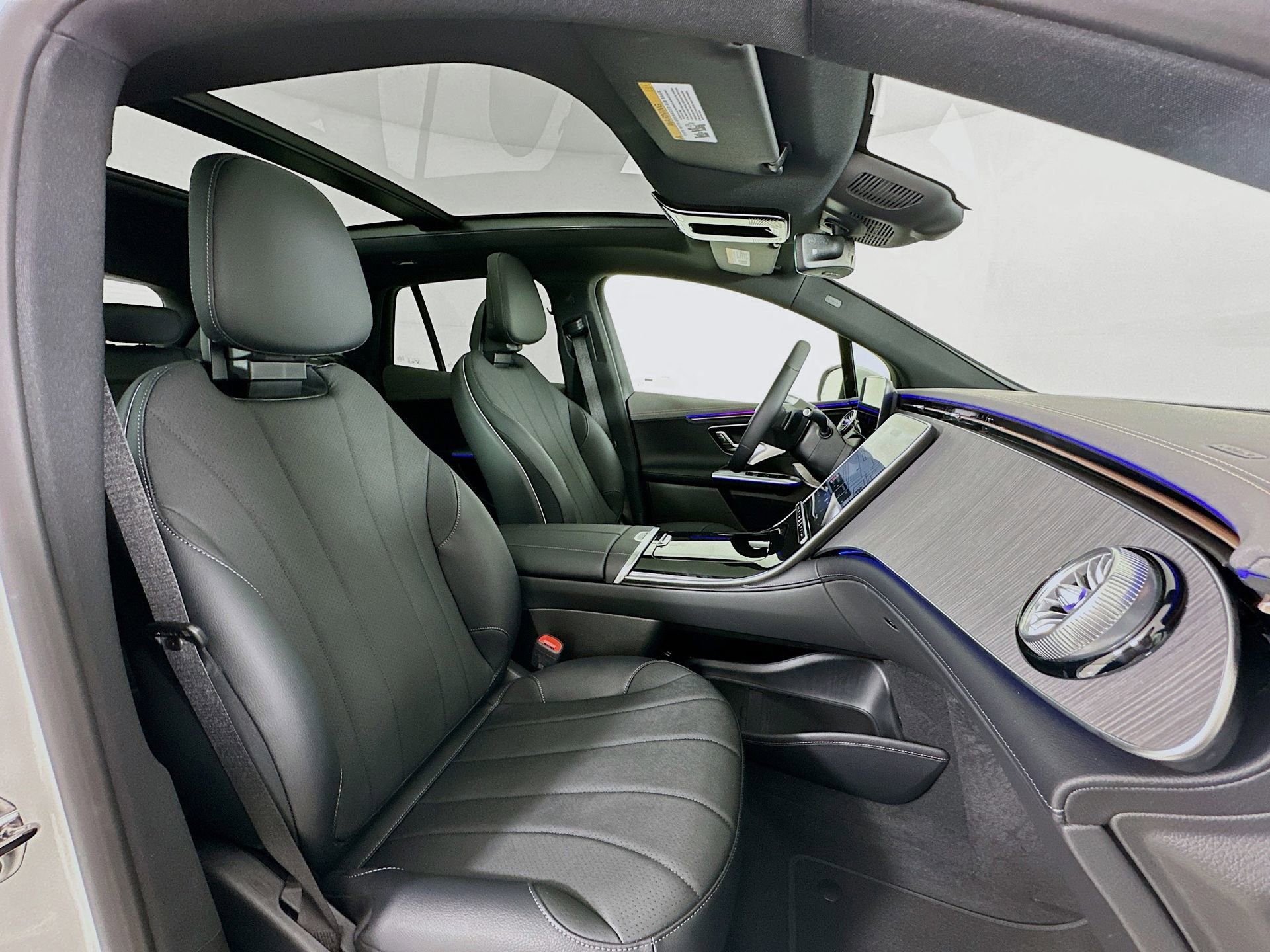 New 2026 Mercedes-Benz EQE 320 4MATIC SUV image 31