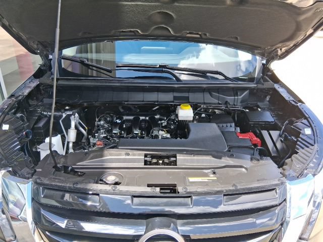 Certified 2025 Nissan Pathfinder SV w/ SV Premium Package FWD image 4