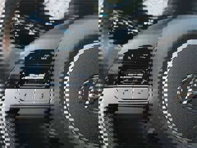 Used 2021 Hyundai Elantra Limited image 13